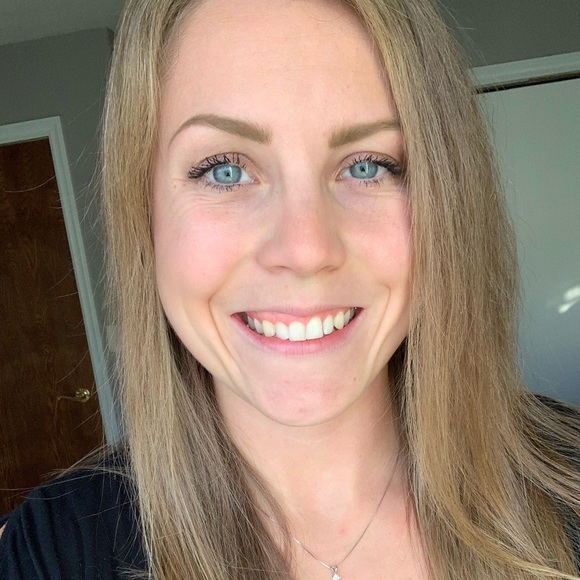 Meet your Posher, Kimberly - Picture 1 of 1